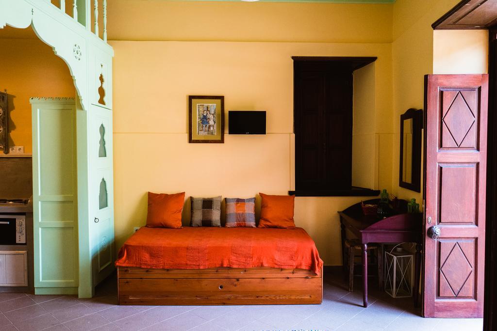 Karnayo Hotel Megisti ภายนอก รูปภาพ