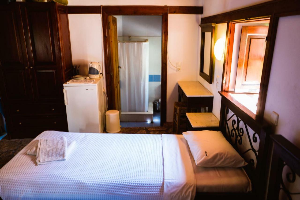 Karnayo Hotel Megisti ภายนอก รูปภาพ