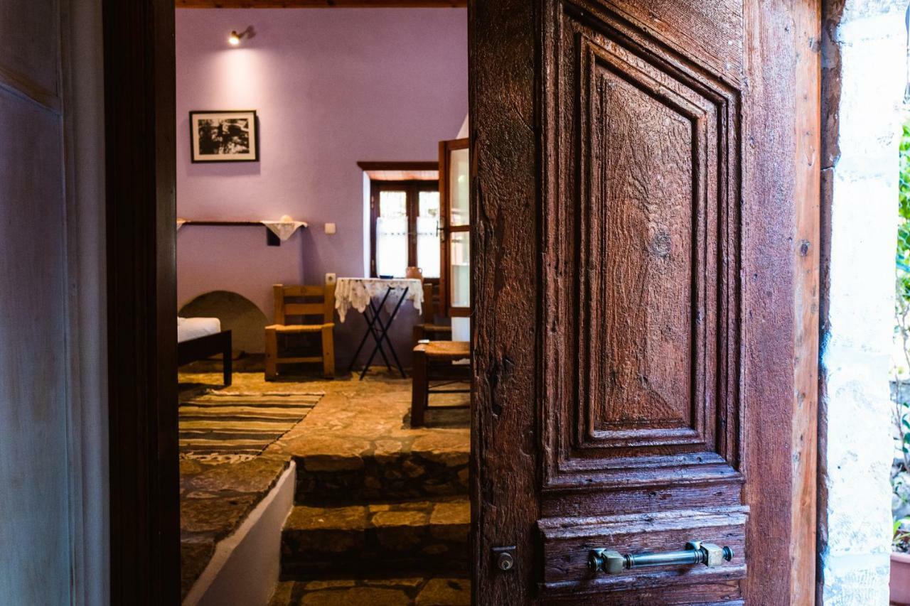 Karnayo Hotel Megisti ภายนอก รูปภาพ
